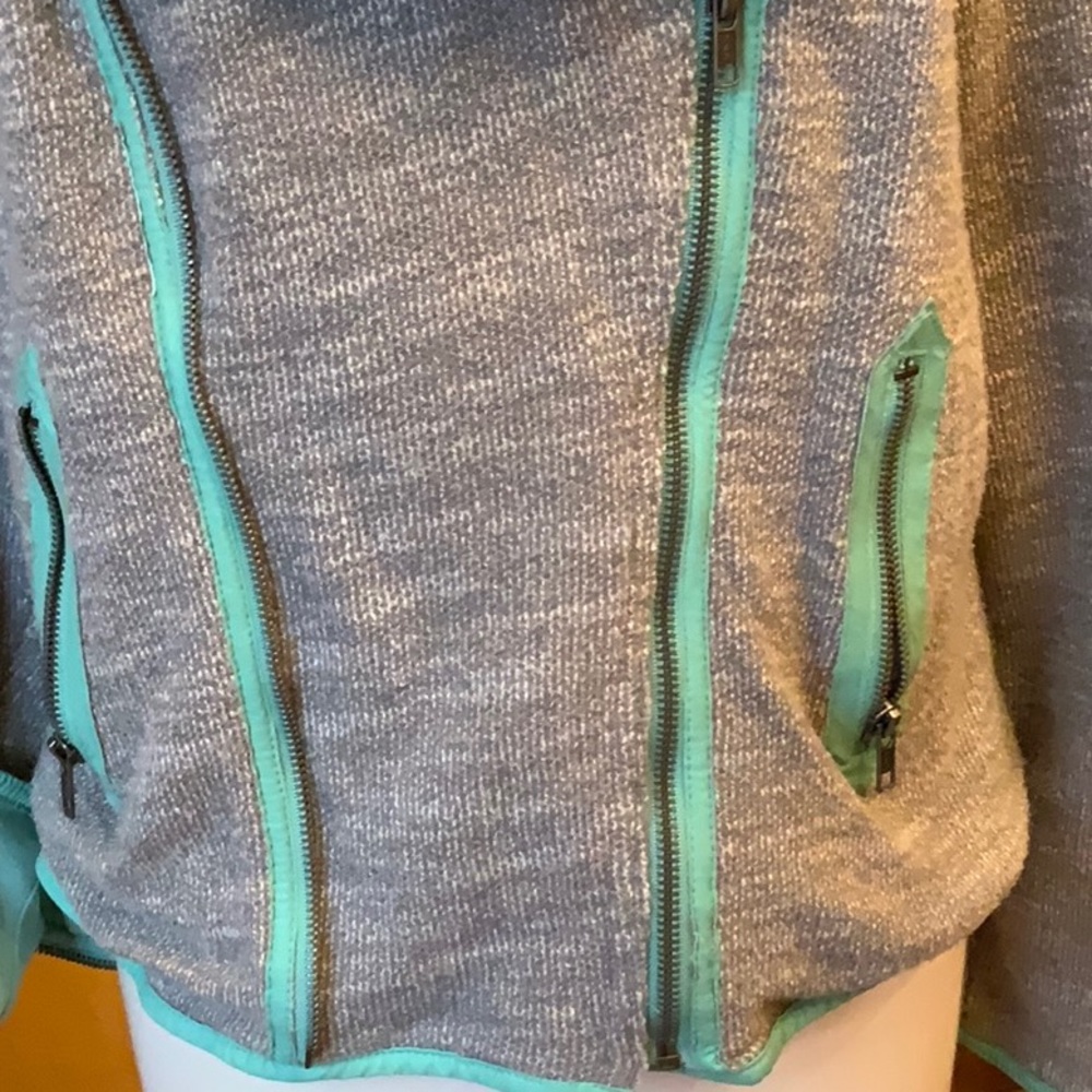 jacket - Picture 8 of 9